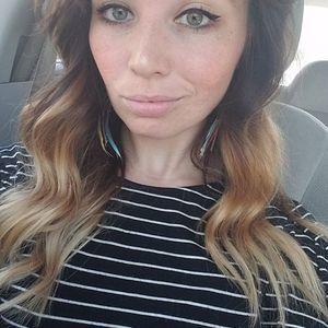 Meet your Posher, Alicia